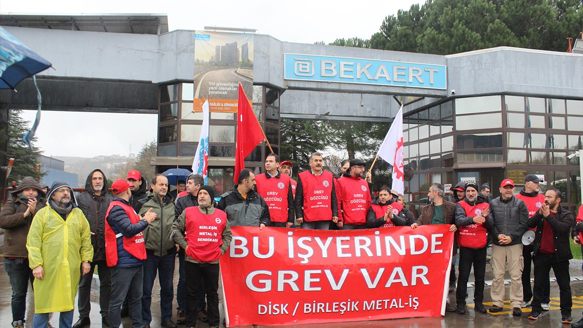 Kocaeli'de Bekaert işçileri yasağa rağmen greve çıktı