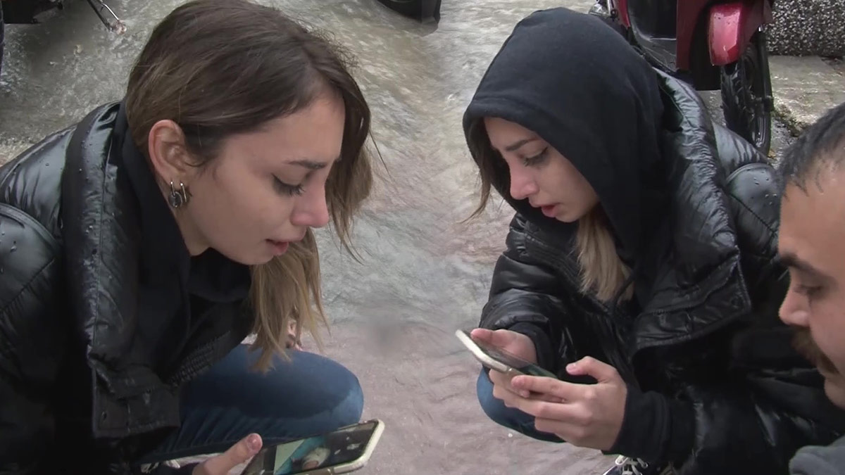 Gözyaşları içinde hayata dönmesini bekledi: Ne olur ölme, yaşa...