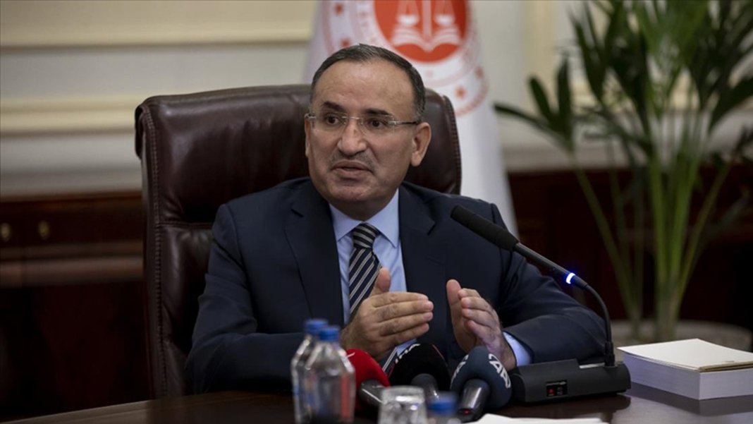 Bozdağ'dan İmamoğlu açıklaması: Kesinleşmiş ne hapis ne de siyasi yasak var