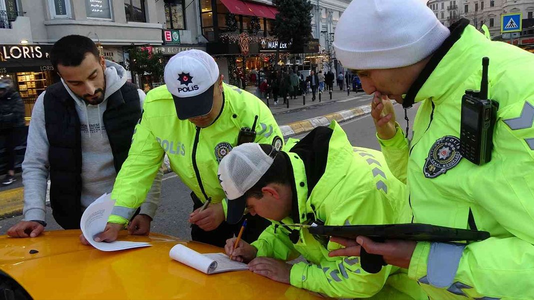 Taksimetreyi açmayan sürücü kendini söyle savundu: Daha iki aylık şoförüm