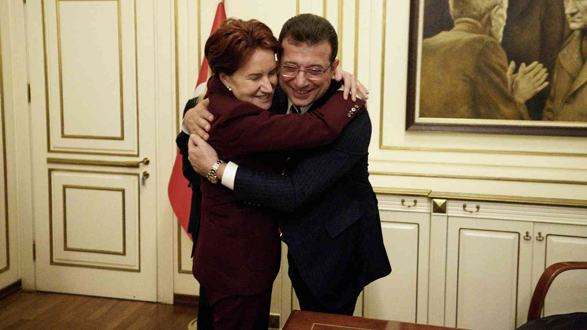 Akşener'le İmamoğlu'nun kucaklaşması gündem oldu