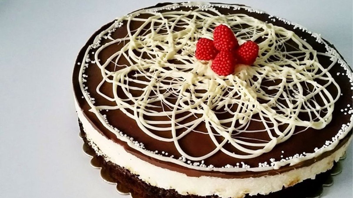 Bu pastayı yiyenler tarifi için peşinize düşecekler! Çayın yanında müptelası olacaksınız!