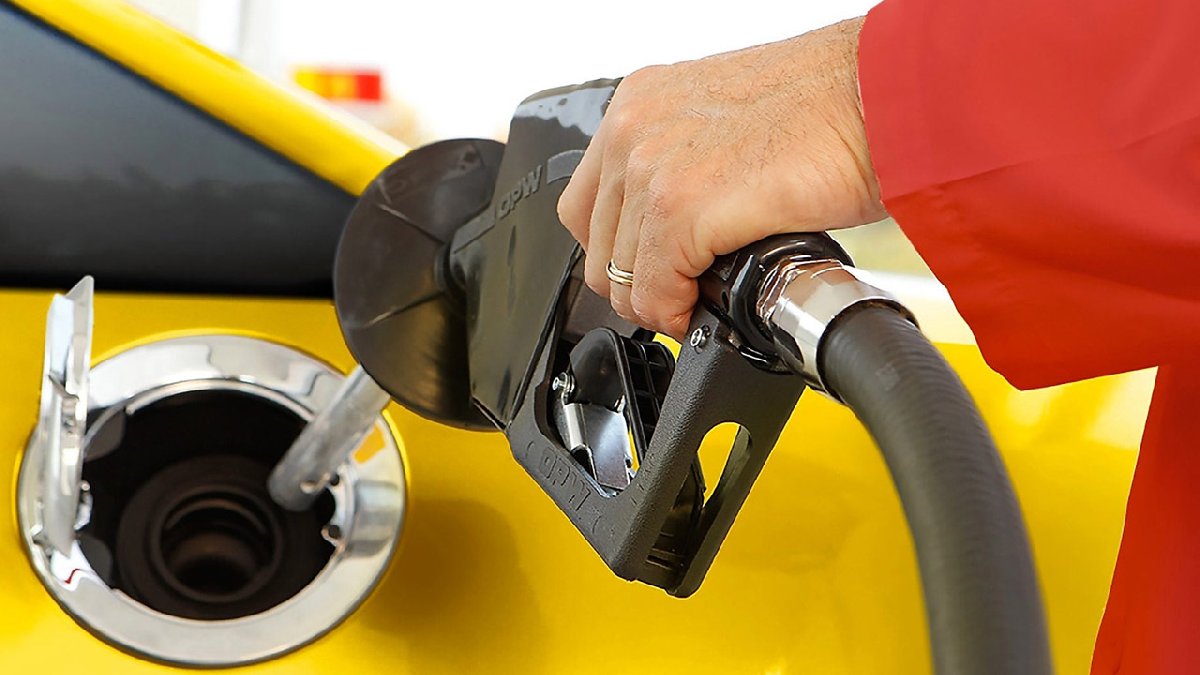 Araç sahiplerine kötü haber: Akaryakıta art arda büyük zam