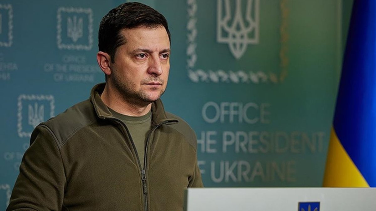 Zelenskiy: Rusya gün boyu Herson'u bombaladı