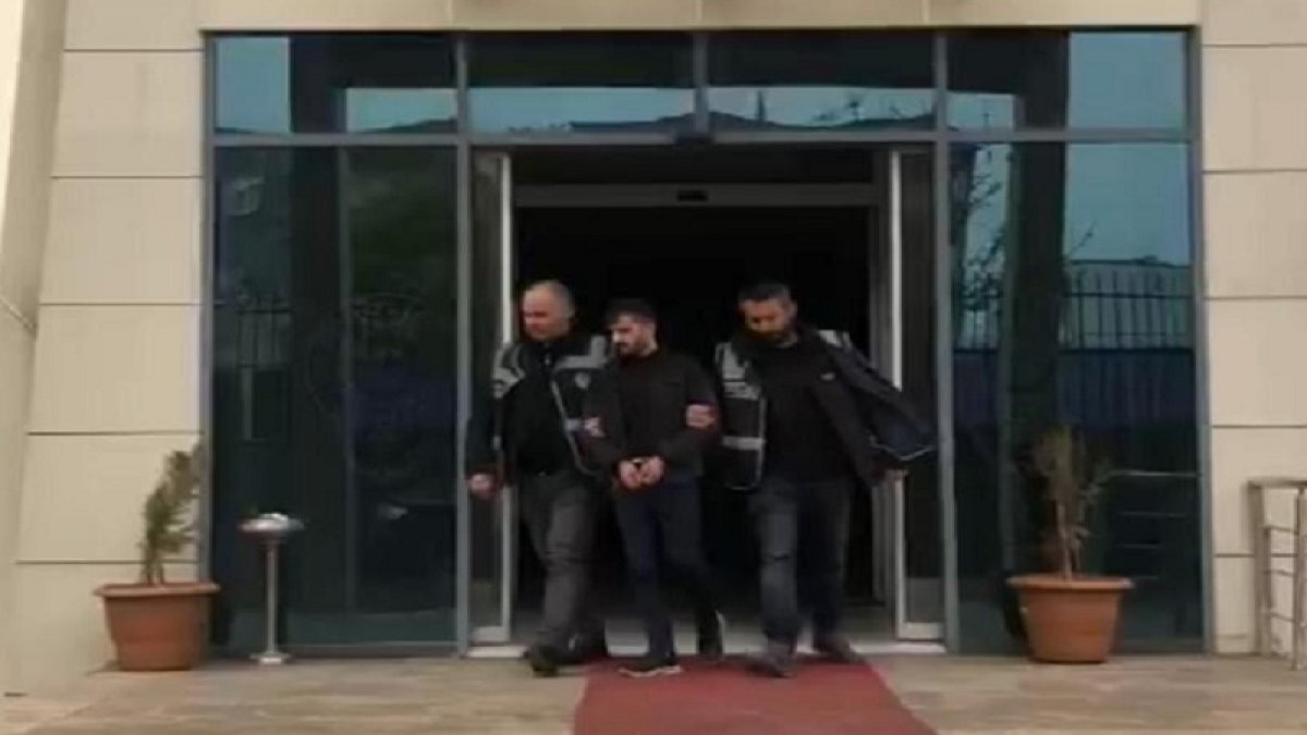 3 kişi öldürülmüştü: Zanlı 'Kaçmaktan yoruldum' diyerek teslim oldu