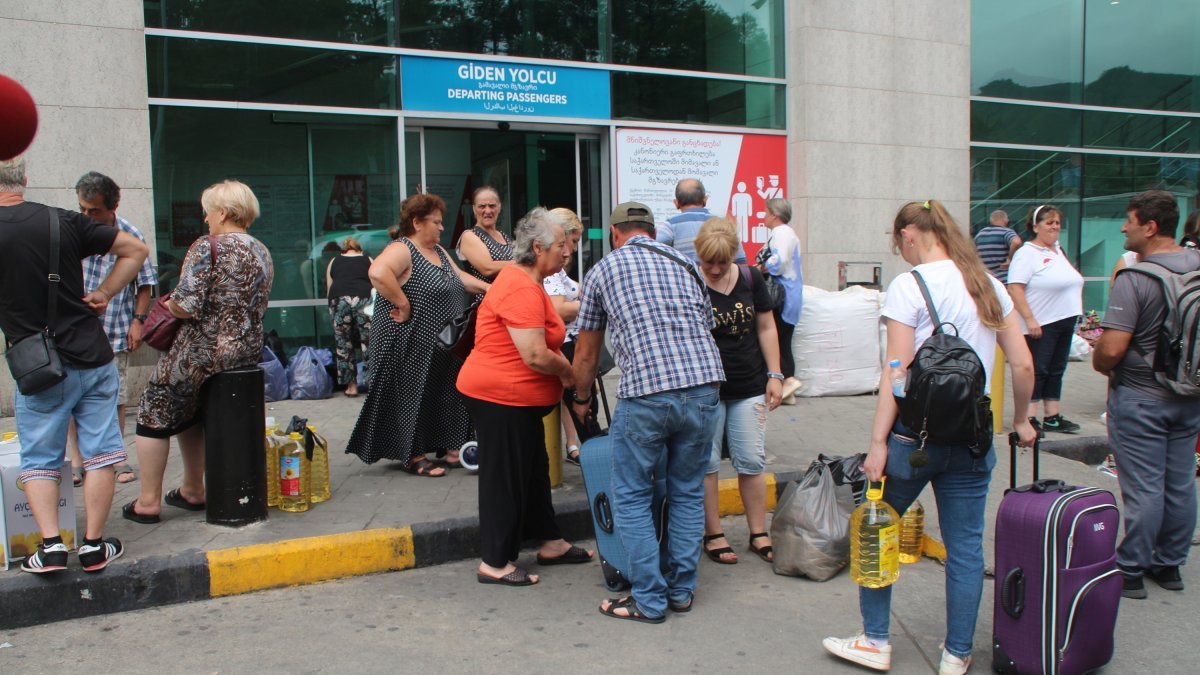 100 Lira 15 Lari oldu: Sayın Bakan Türk Lirası'nın değer kaybı sizi üzmüyor mu?