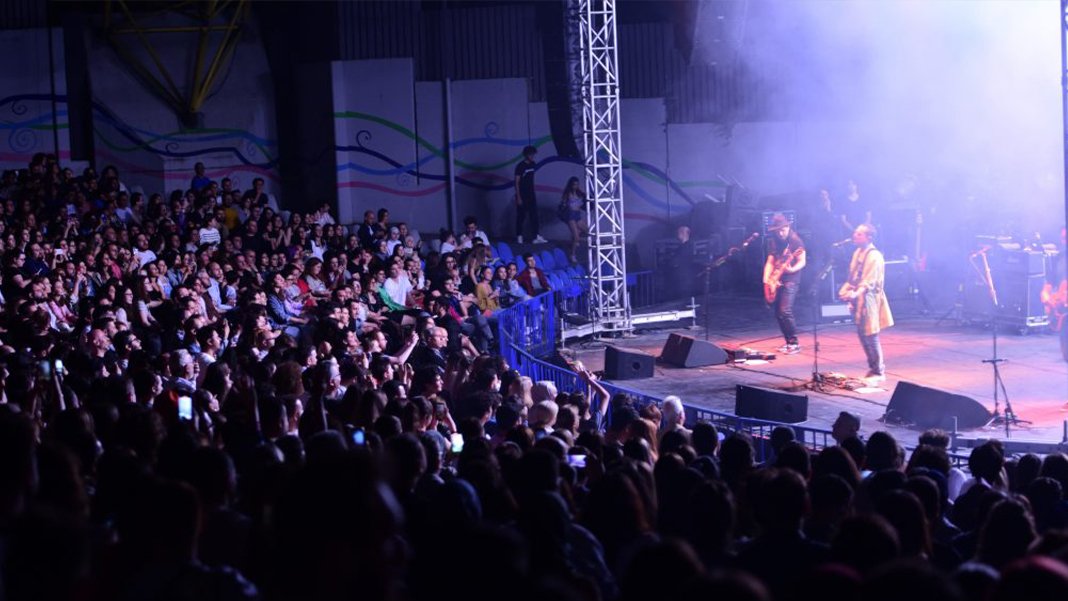 Mor ve Ötesi'nin İnönü Konseri 'Tamiri Mümkün' adıyla vizyona giriyor