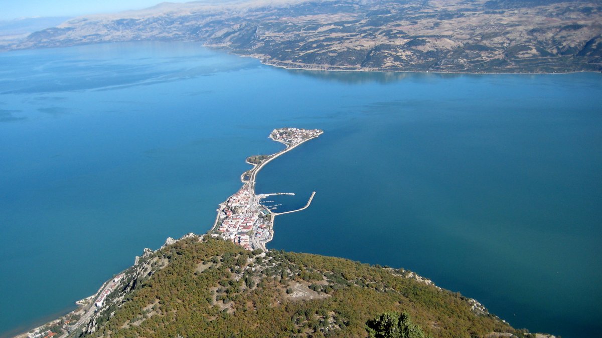 Eğirdir Gölü'nde ekokırım: 4 balık türü yok oldu, 6 tür tehdit altında