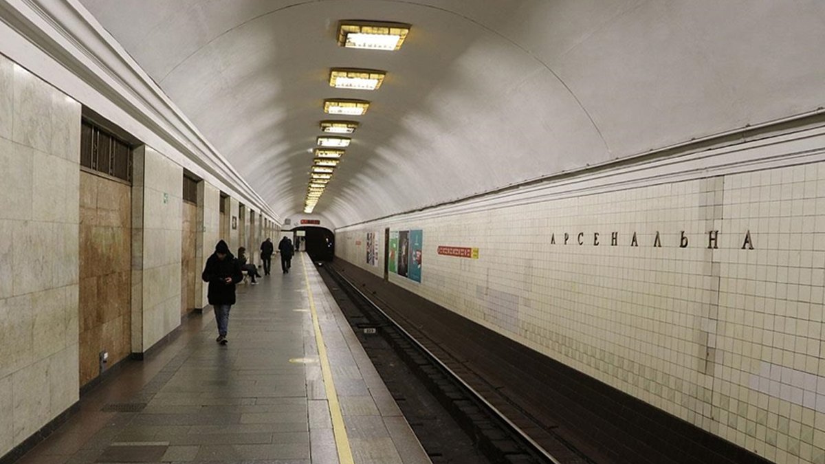 Ukrayna saldırıların altında hayata dönmeye çalışıyor