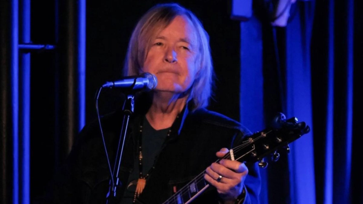 Kanser tedavisi gören ünlü müzisyen Kim Simmonds hayatını kaybetti