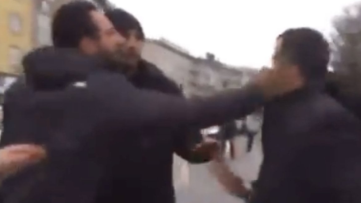 Adalet Nöbeti’ne polisten sert müdahale: Eski HDP milletvekili ve İstanbul İl Eş Başkanı Encü’ye tokat