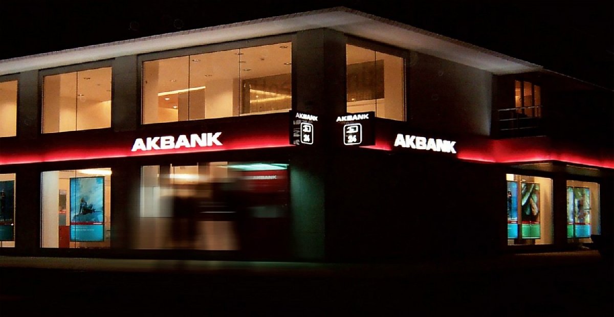 Akbank müşterileri çok şanslı! Kredi çekmek hiç bu kadar kolay olmamıştı! 40.000 TL hemen hesaplara yatırılıyor!