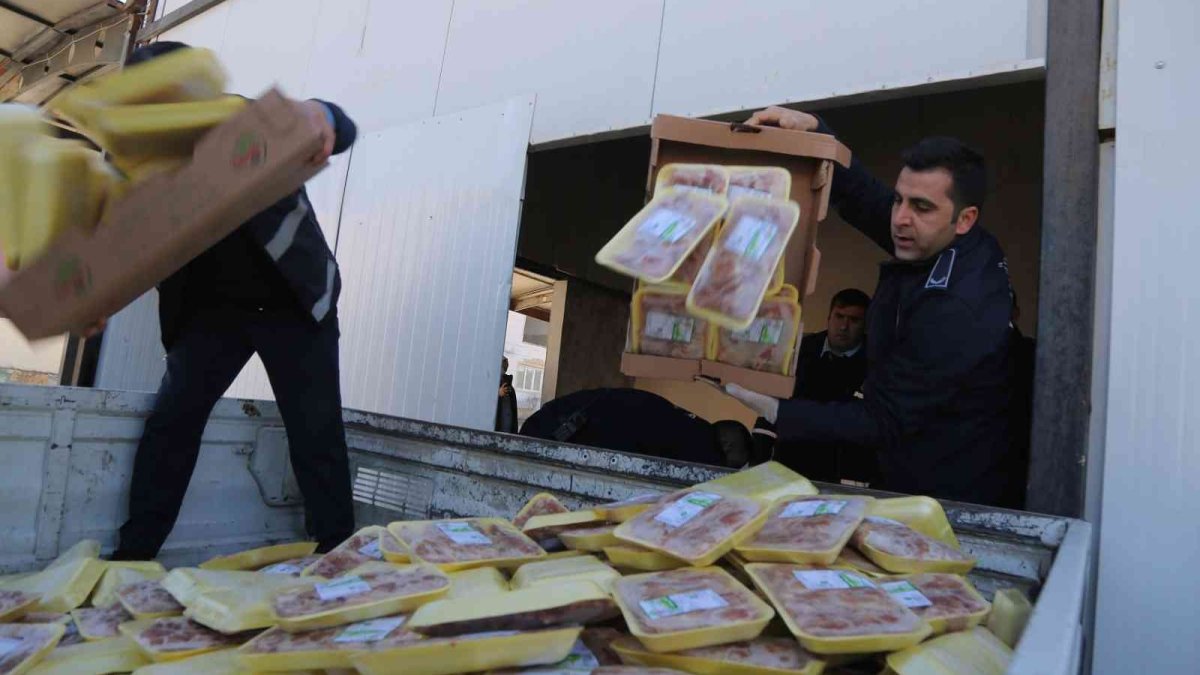 Tavuk eti alırken dikkat! Hepsini vatandaşa yedireceklerdi