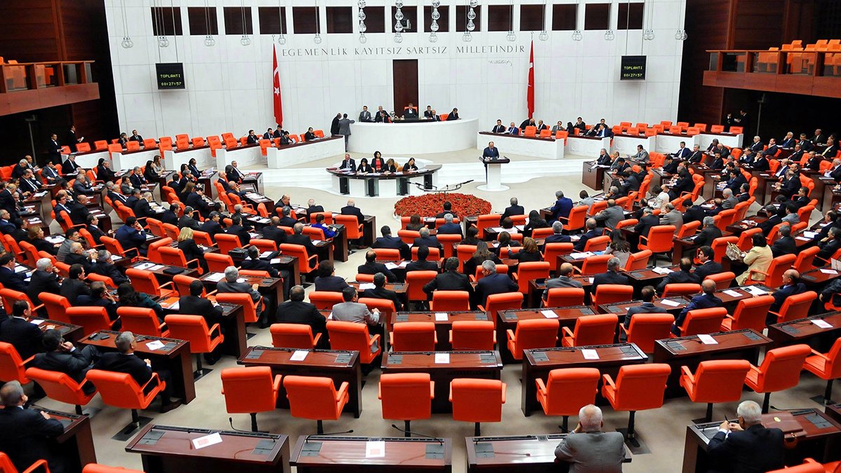 AK Parti'den sürpriz çıkış: Hakarete siyaset yasağı kalkabilir
