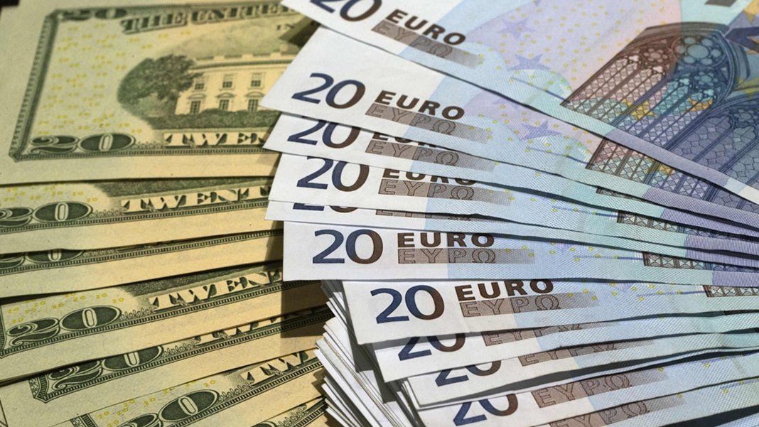 Piyasalar düşüşle açıldı: Dolar ve euroda son durum