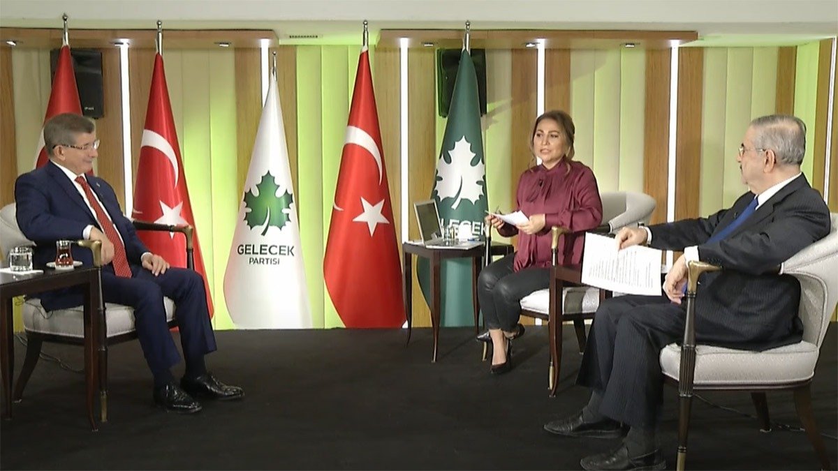 Davutoğlu: CHP'nin içişlerine müdahale etmeye çalışan aktör Erdoğan'dır