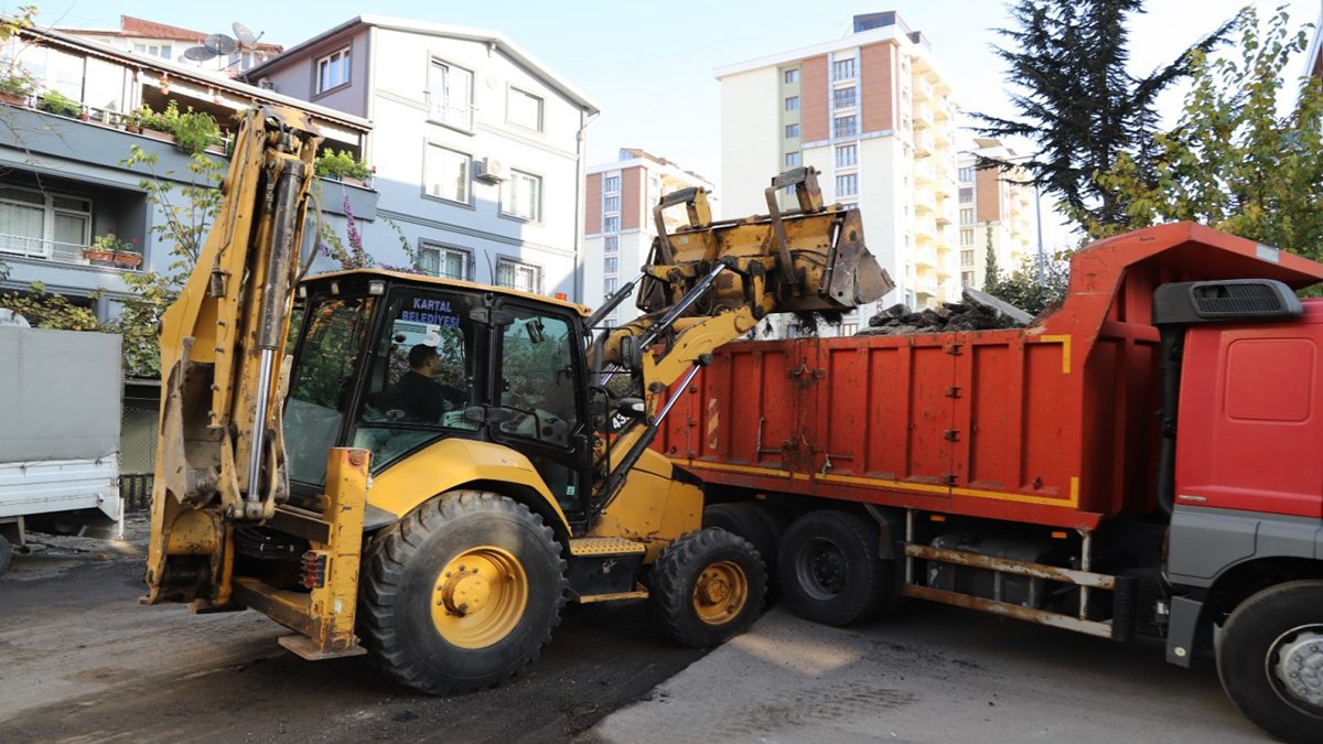 Kartal’ın Önemli Noktalarından Birinin Daha Asfaltı Yenilendi