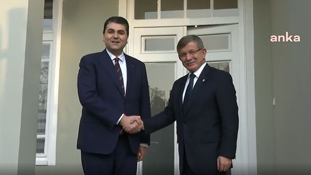 Davutoğlu'ndan Gültekin Uysal'a ziyaret