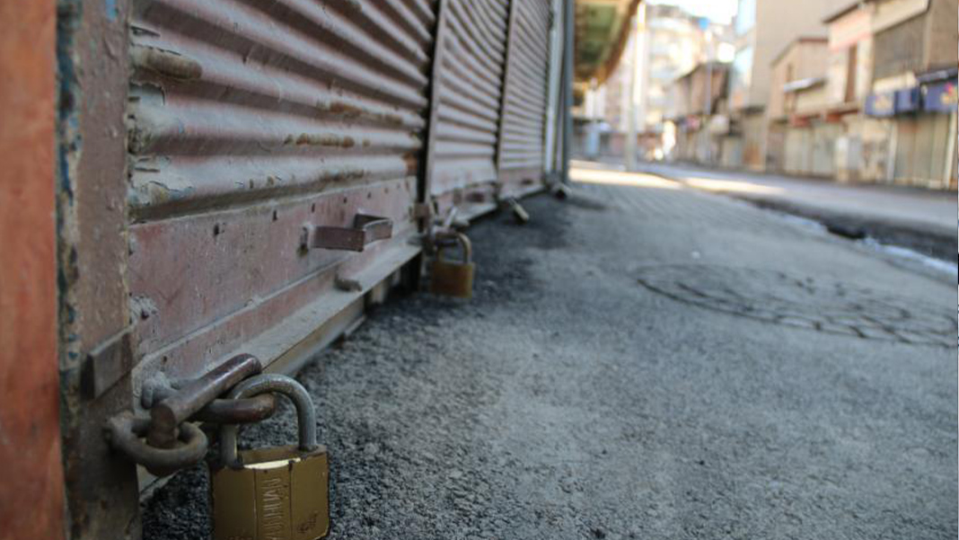 Vatandaşın alım gücü düşüyor, esnaf kepenk kapatıyor! Ocak ayında açıklanacak zamlar endişeyi daha da artırıyor