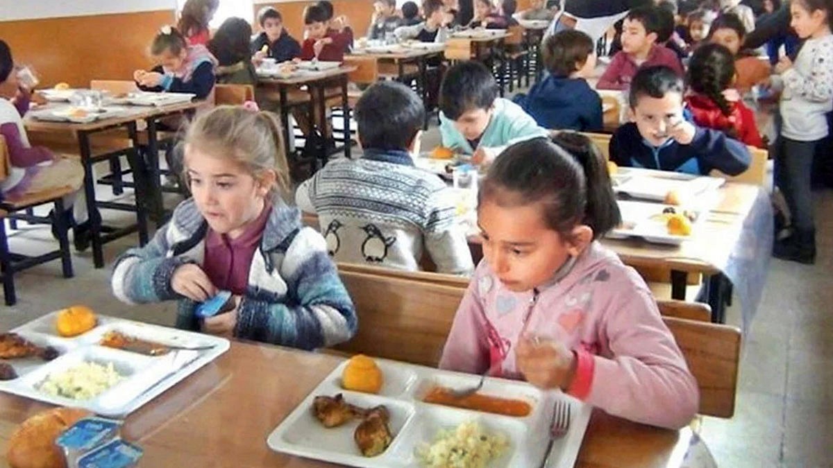 Bir çocuk açlıktan ölmüştü, devlet nihayet harekete geçti! Bütçe ayrıldı, ödenekler okullara gönderiliyor