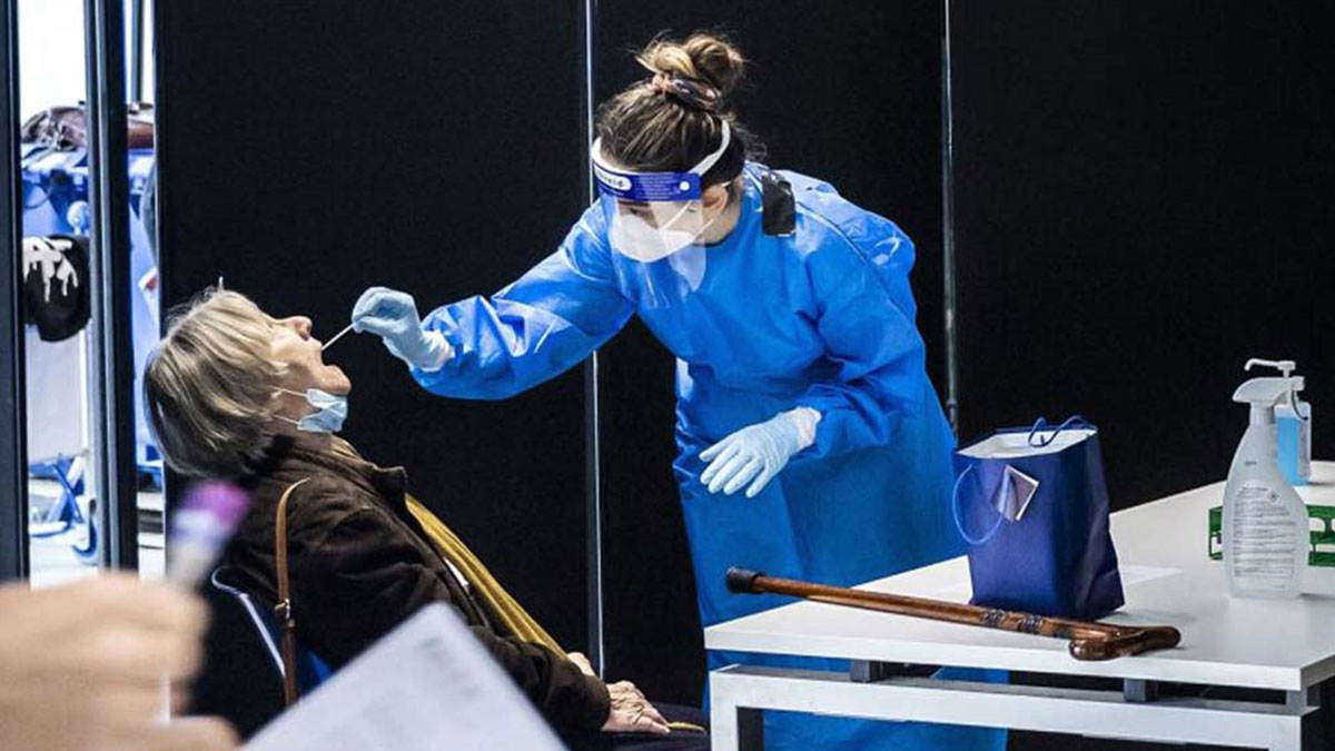 Korkulan oldu! Sağlık Bakanı açıkladı: Koronavirüs testi olma zorunluluğu yeniden başlıyor!