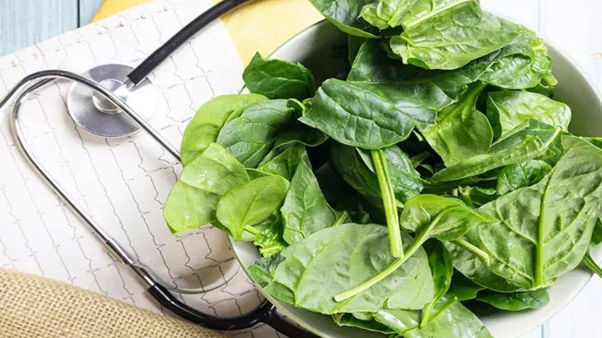 Ispanağın bu hiç bilinmeyen faydalarını duyunca kilo kilo ıspanak yiyeceksiniz! Bu faydaları duyanlar markete pazara koşuyor!