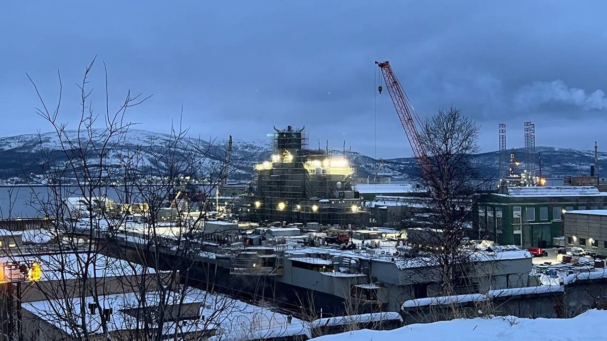 Ellerinde bir tek o vardı! Rusya'nın uçak gemisi Admiral Kuznetsov'da yangın çıktı