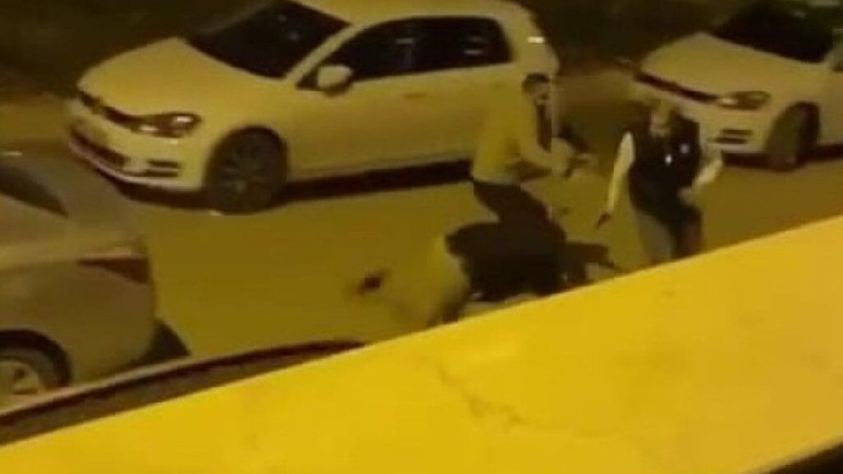 Adana'da sokak ortasında çatışma: O anlar kamerada