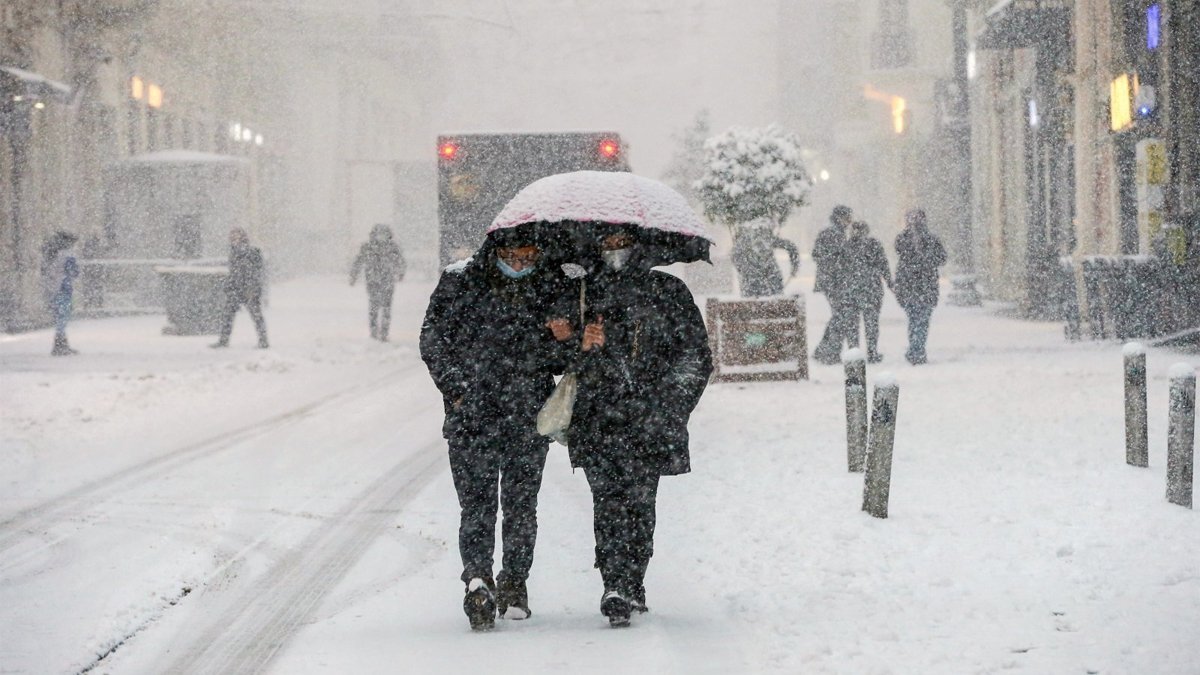 Meteoroloji o günü işaret etti: 28 ile lapa lapa kar geliyor