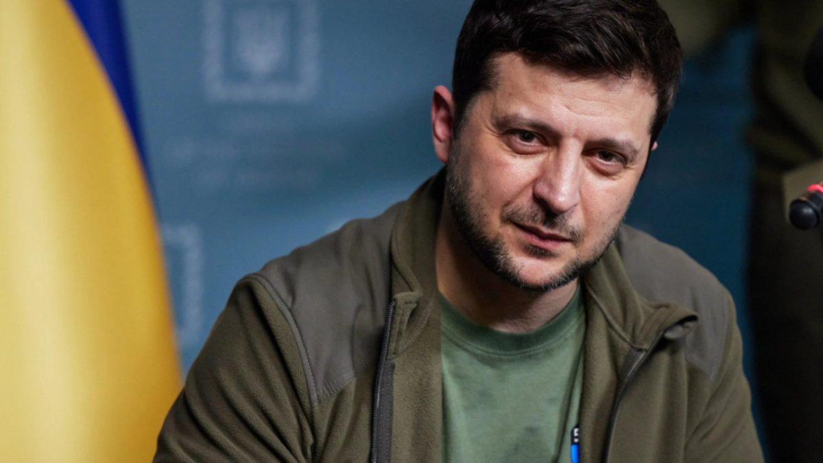 Zelenskiy Ukraynalı diplomatlara seslendi: Rusya'ya karşılık vereceğiz