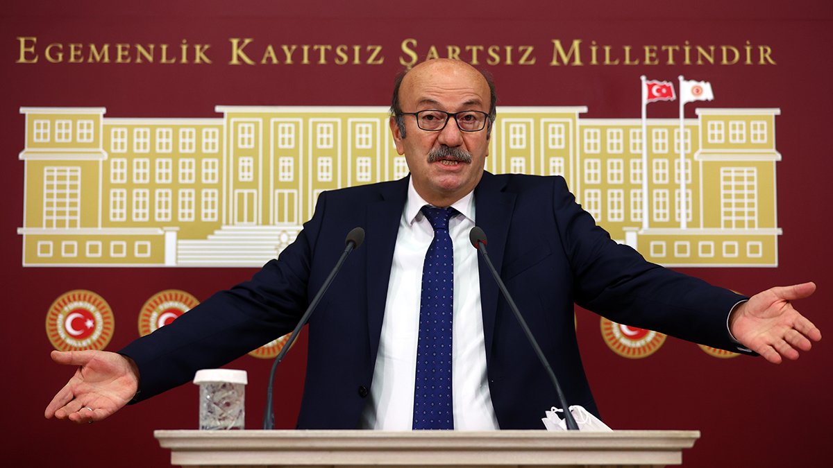 CHP'li Bekaroğlu'ndan yanlış üniversiteye rektör atanmasına yorum: Fıkra gibi