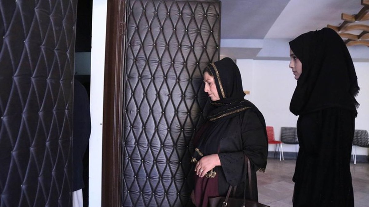 Taliban'dan 'kadın özgürlüğü'ne bir darbe daha! Artık oralarda çalışamayacaklar