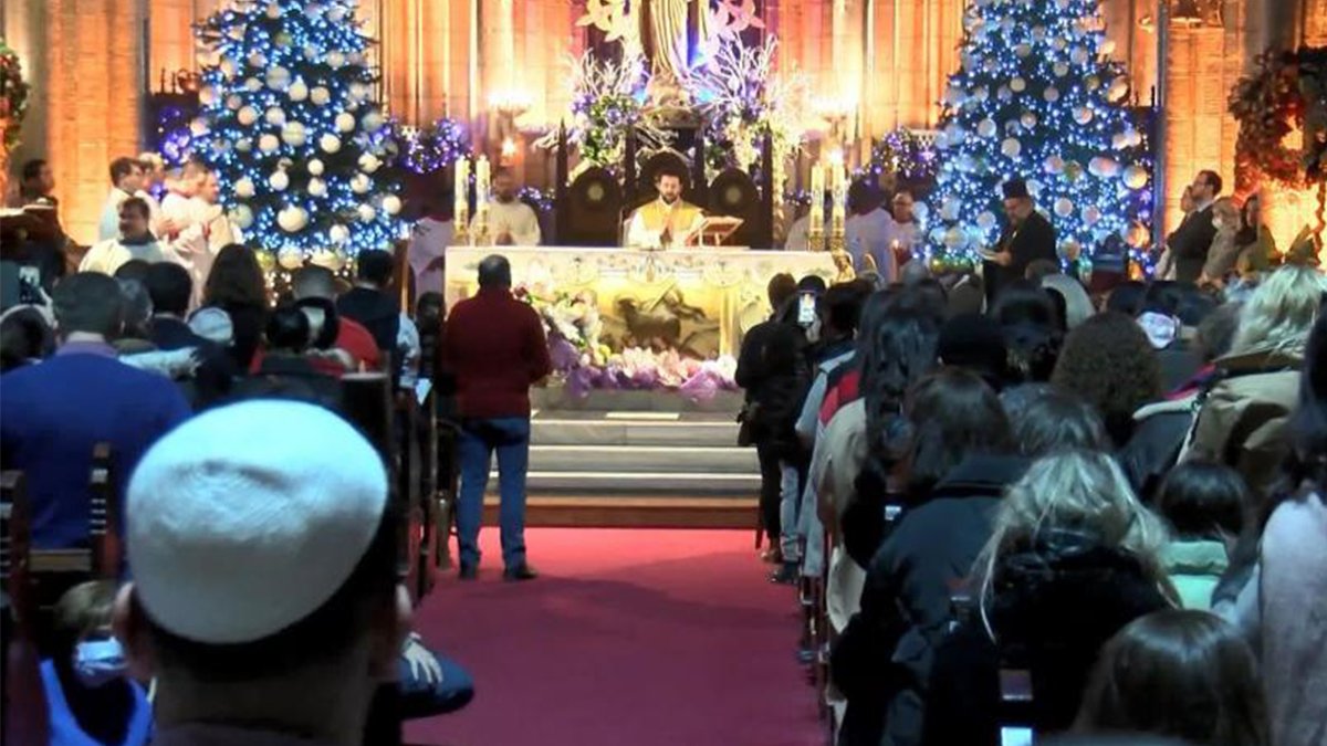 Hristiyan vatandaşlar, İstanbul ve Mersin'de Noel ayinlerinde buluştu