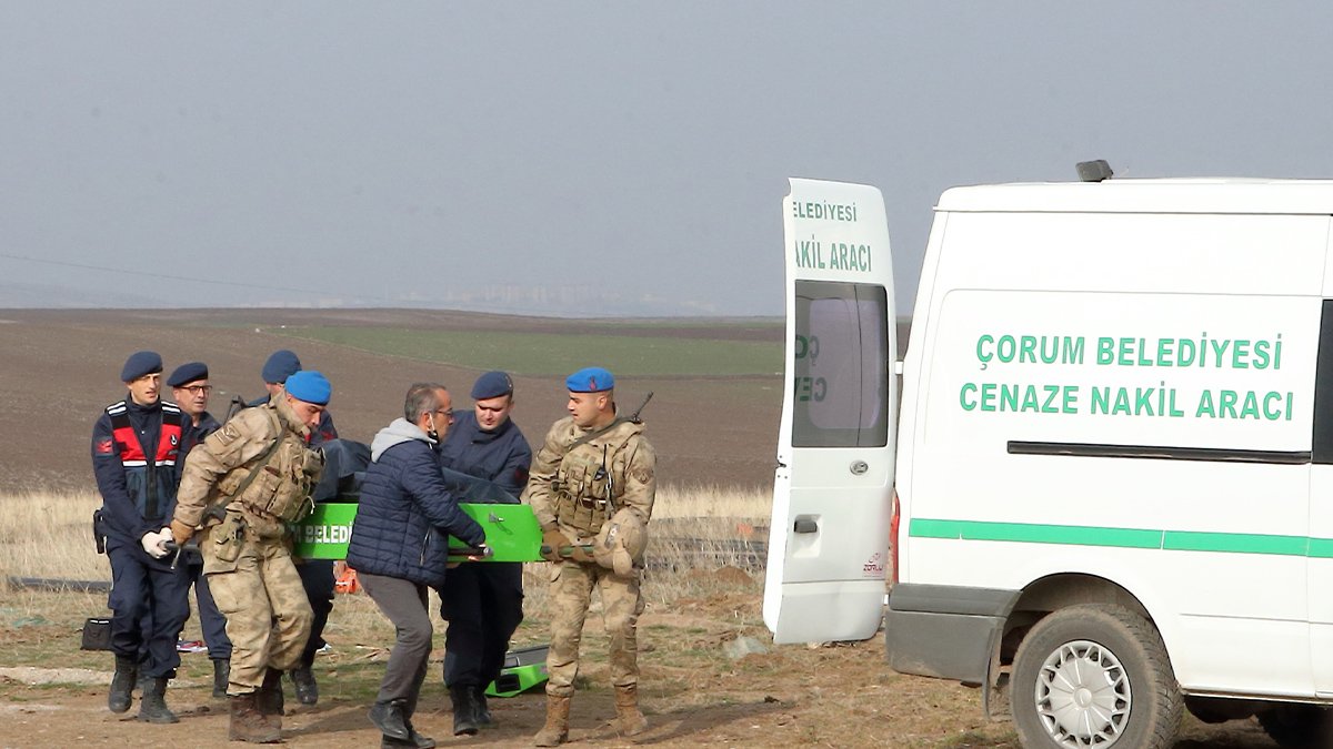 Köy muhtarı tarlasını sürerken öldürüldü!