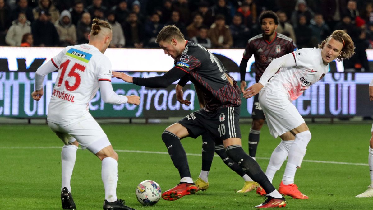 Beşiktaş deplasmanda Gaziantep FK ile 1-1 berabere kaldı