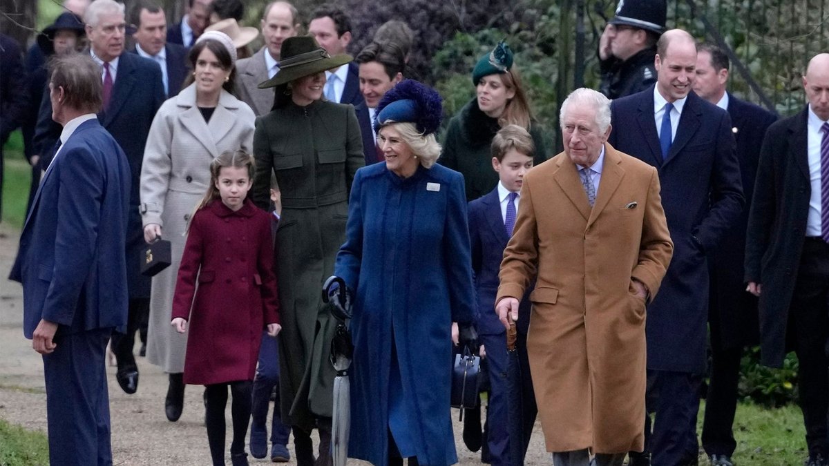 Kraliyet ailesi tam kadro bir arada! Prens Louis yine günün gözdesi oldu