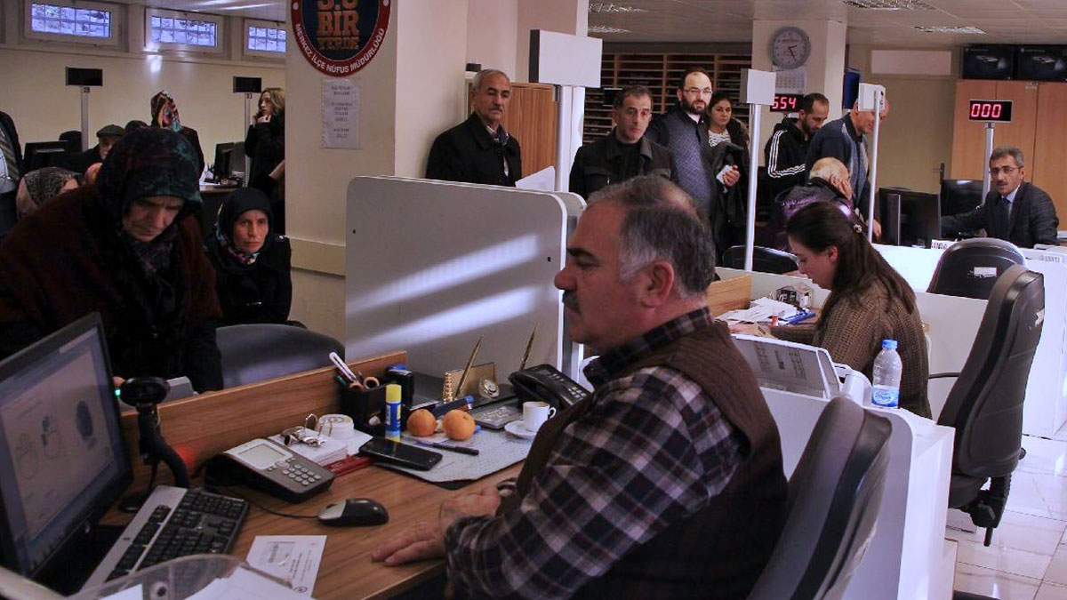 Bakan Bilgin resmen açıkladı: Yüz binlerce sözleşmeli personel kadroya alınıyor!