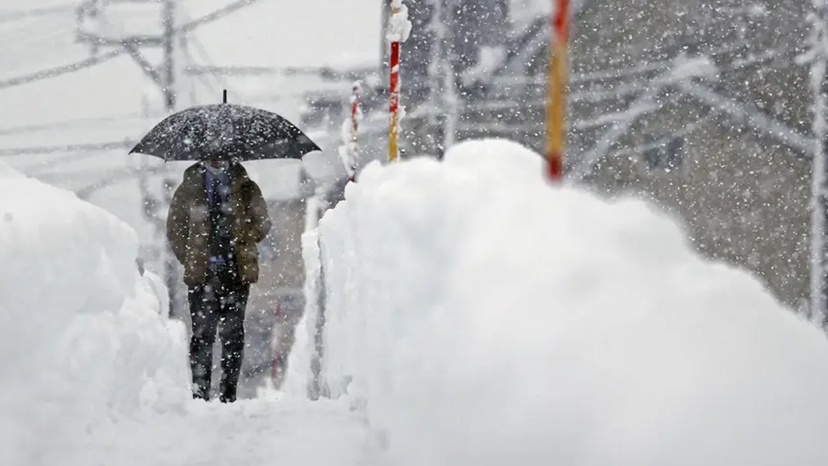 Japonya yoğun kara teslim! 17 kişi öldü, 90'dan fazla yaralı var