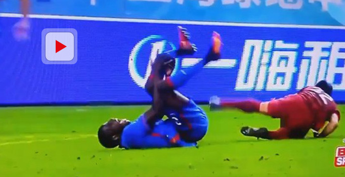 Beşiktaş'ın eski golcüsü Demba Ba'nın ayağı kırıldı