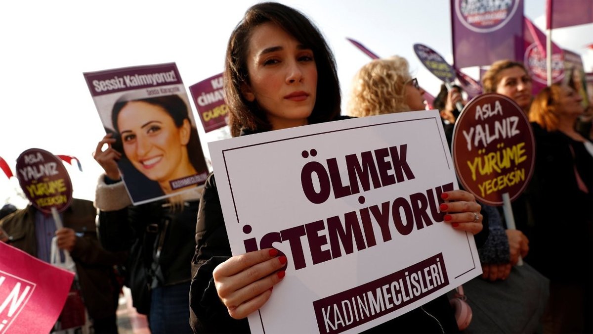 İzmir'e kadın cinayeti: Kız arkadaşını öldüren şüpheli gözaltında