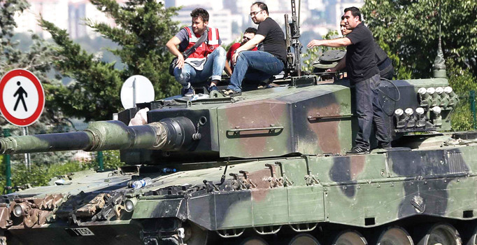 ‘Seçilmişin dışında hiçbir iradeyi kabul etmiyoruz’