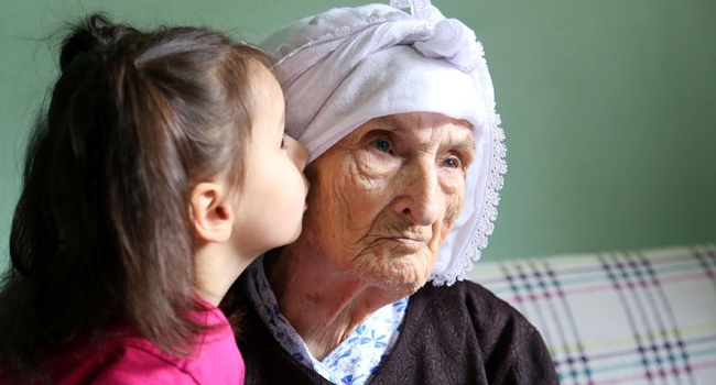 106'sında yaşlılık maaşını reddetti