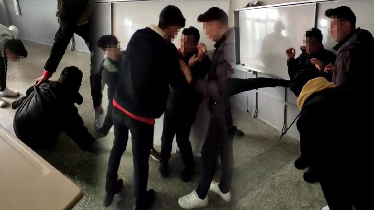 Lisede rezalet görüntüler! Tekme, tokat darp edip videoya çektiler, yetmedi alay ettiler!