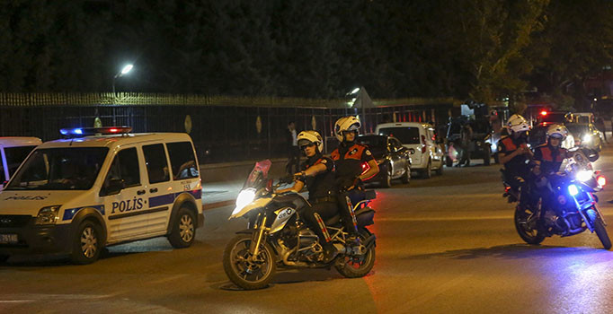 FETÖ kalkışması 7 ilde 416 emniyet mensubu görevden uzaklaştırıldı - Son dakika haber