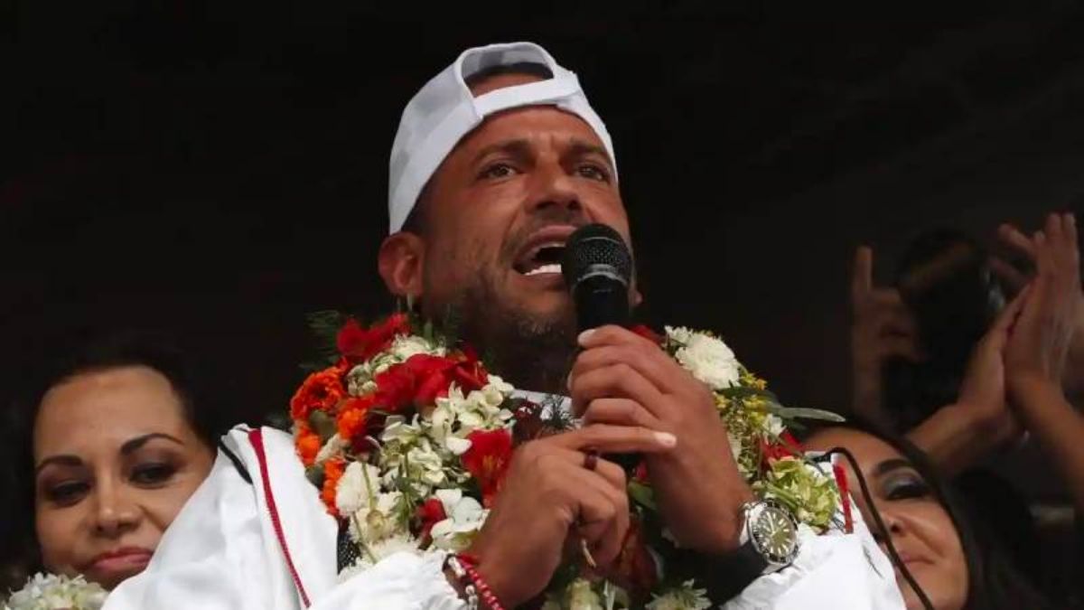 Cezaevine gönderiliyor: Bolivya’da muhalefet liderine terör kelepçesi