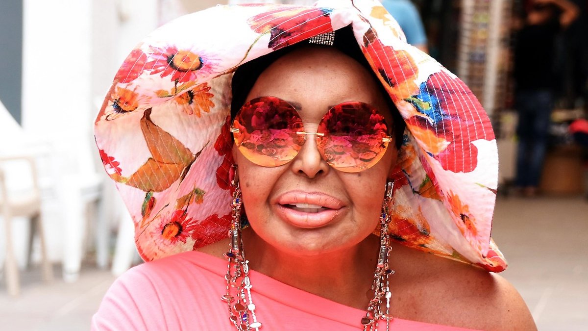 Yılbaşına iki gün kala Bülent Ersoy'dan hayranlarına kötü haber! 'Eksik evrak' şoku! Diva Neye uğradığını şaşırdı!