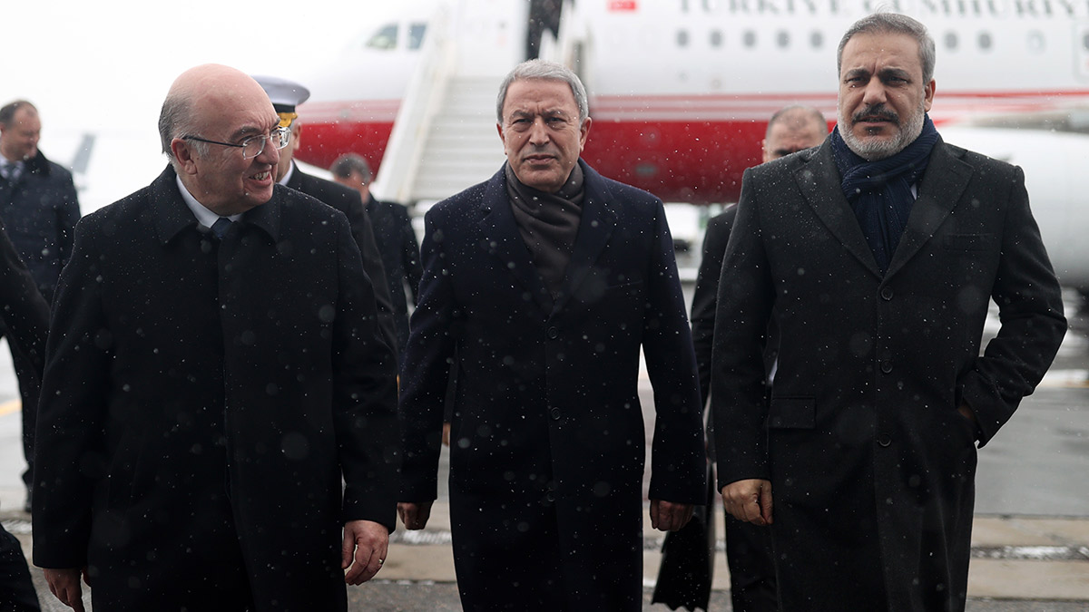 Bakan Akar'dan Şam ile görüşme açıklaması: Suriyeli kardeşlerimizin aleyhine bir şey yapmayız