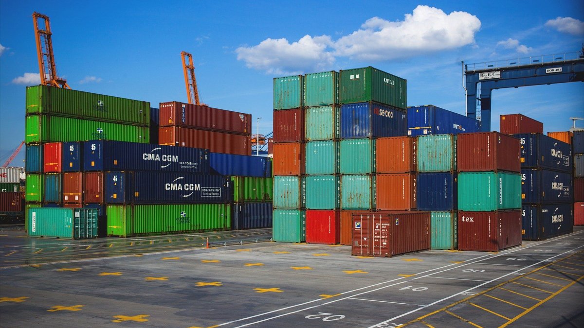 Dış ticaret açığı 100 milyar dolara tırmandı