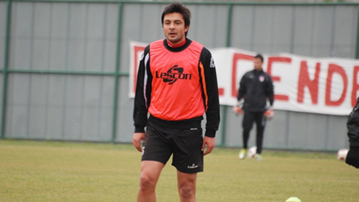 Özgür Bayer, en zor maçı kazandı