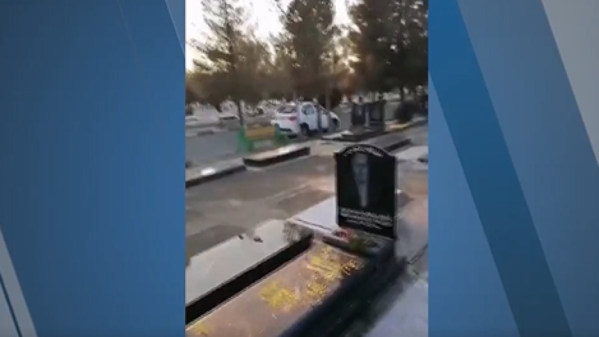 İran'da anma törenine katılanlara müdahale